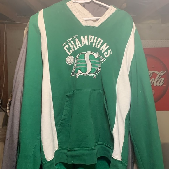 Green roughriders hoodie good condition just no string around the hood - Picture 3 of 4
